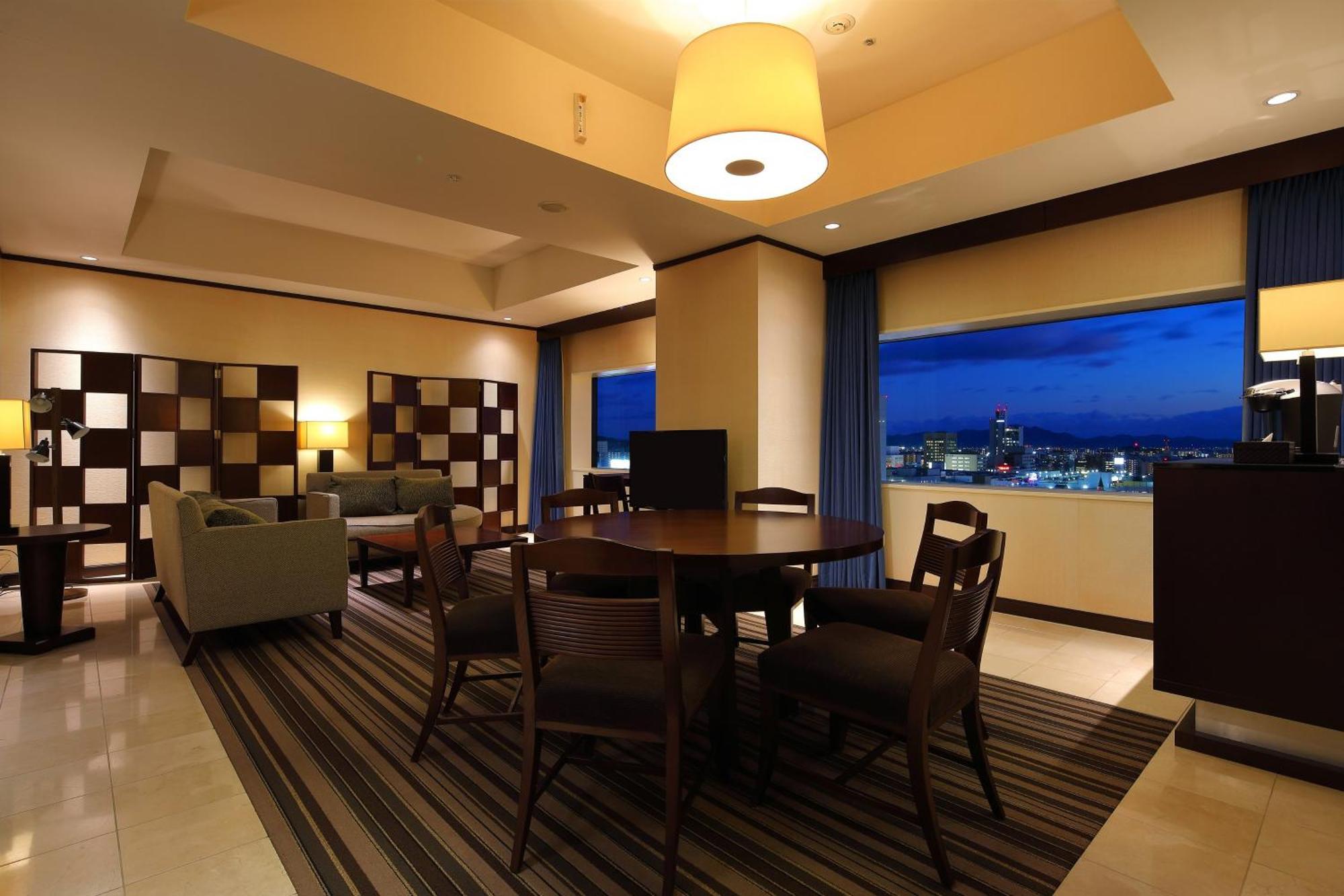 Отель Ana Crowne Plaza Okayama By Ihg Экстерьер фото